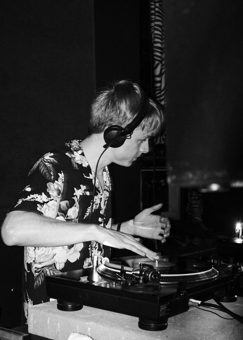 Odra Vice kolektyw DJ-ski - zespół DJ house grający italo i disco we Wrocławiu